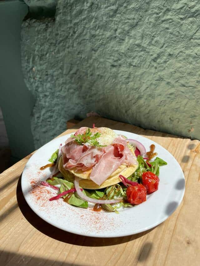 Jolie assiette colorée et saine