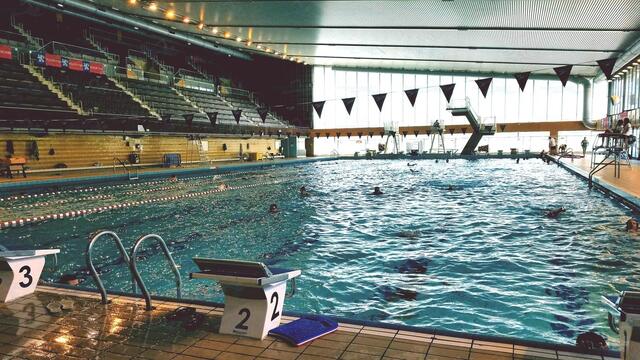 Piscine à Vaise, quartier du 9e arrondissement de Lyon