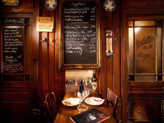Déco d'époque chez Café Abel, dans le 2e arrondissement de Lyon